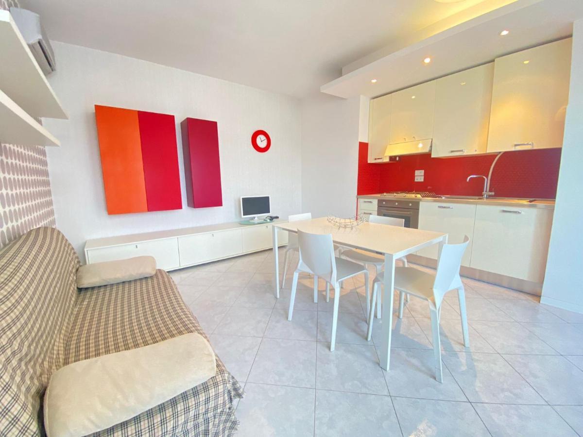 Venere Apartament تيرّينْيا المظهر الخارجي الصورة
